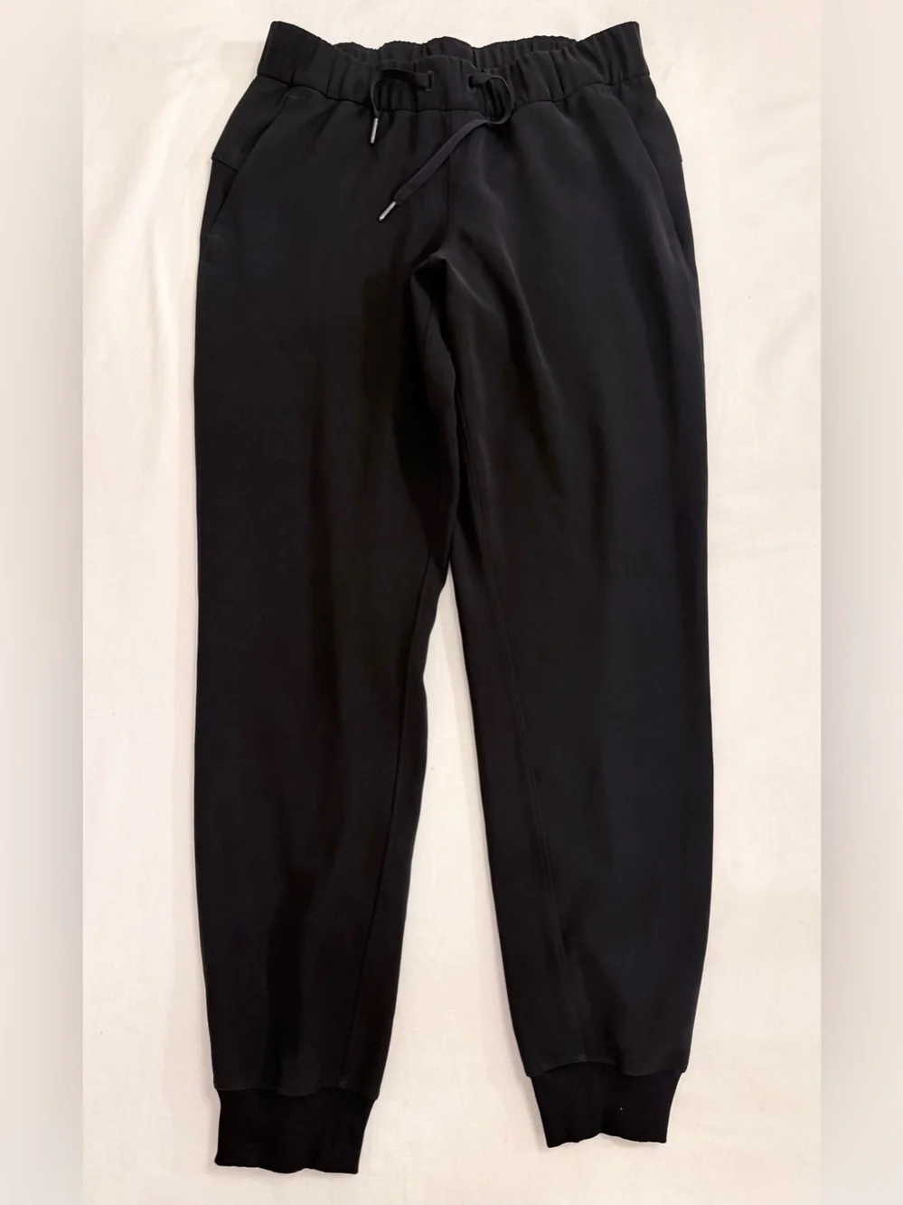 Lululemon Athletics Women’s Black Jogger Pants with Drawstring in Black Size 8